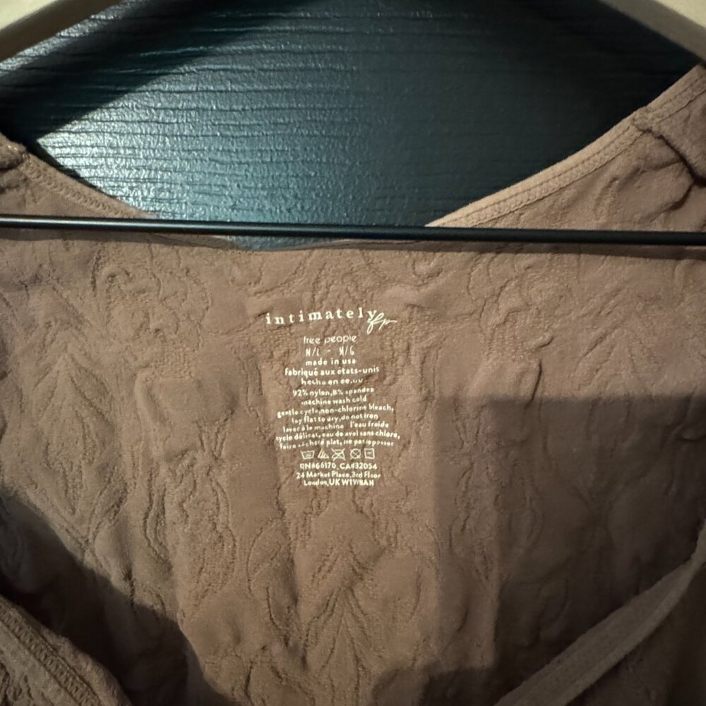 NWOT Free People V Neck Lace Cami Beige Medium Large - Picture 2 of 3